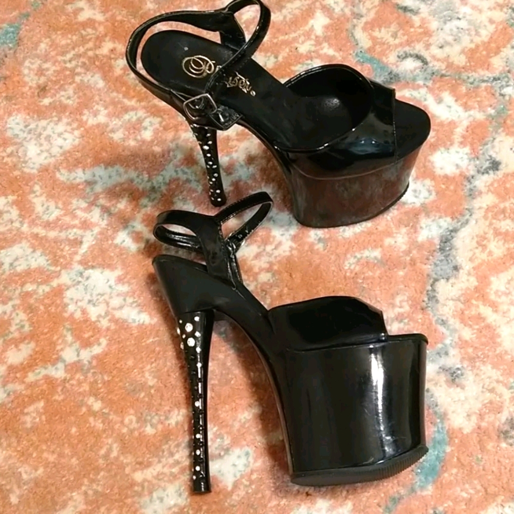 Black pleasure platforms size 7-7.5